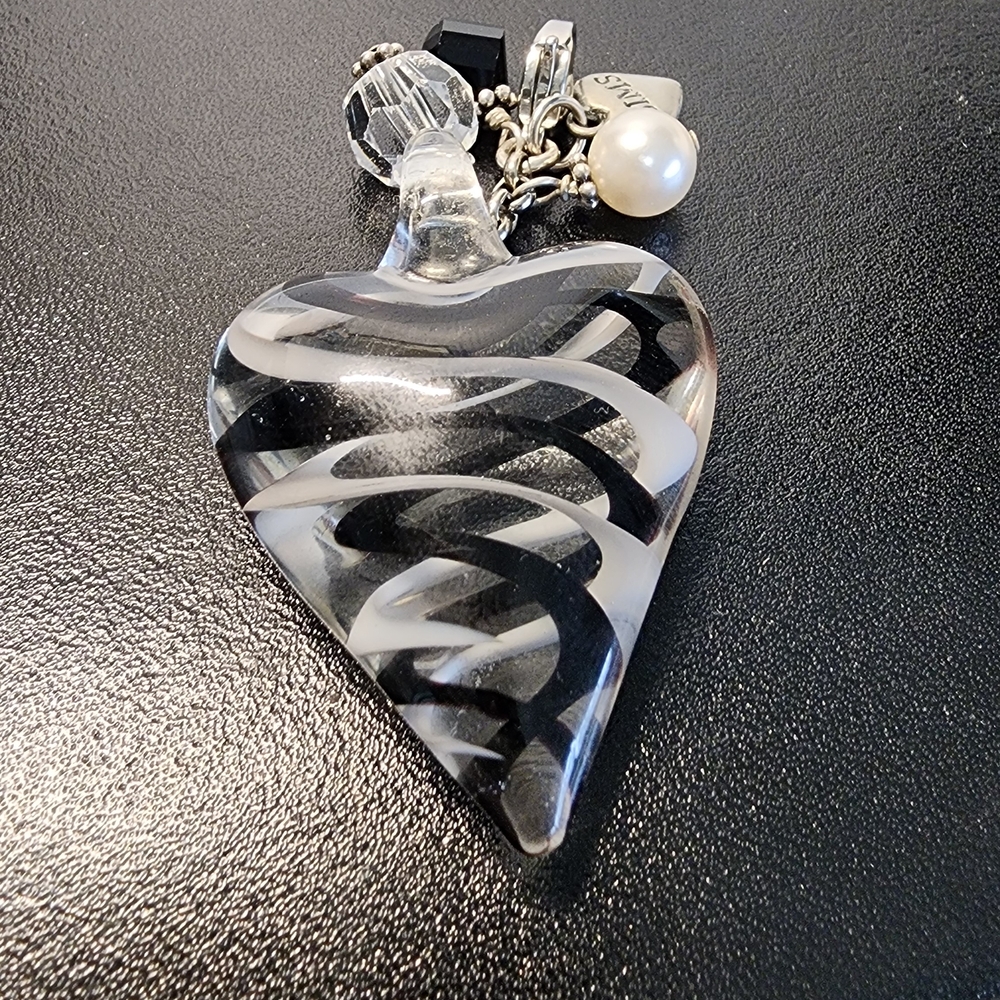 Black and Silver Heart Pendant Necklace - Picture 2 of 4